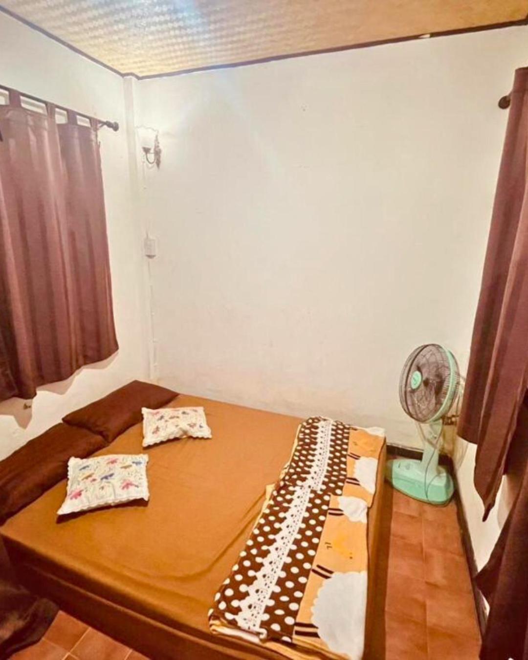 Hug Glur House Tour And Hostel (Adults Only) Chiang Mai Exterior photo